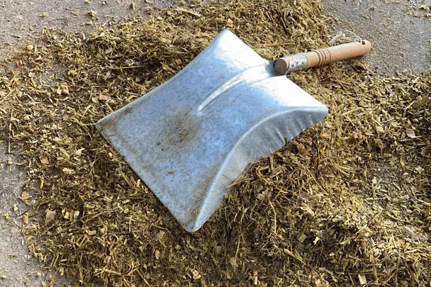 Umgedrehte Schaufel beim Schaufeltest Umgedrehte Schaufel beim Schaufeltest